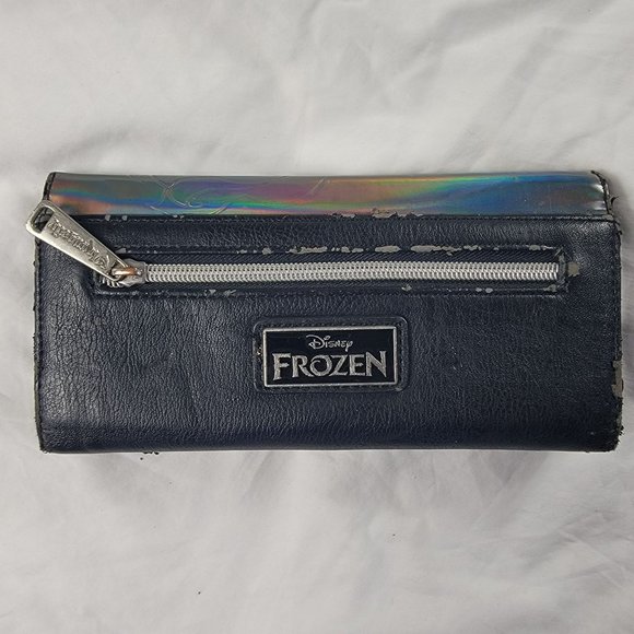 Loungefly x Disney Frozen Elsa Iridescent Snowflake Trifold Wallet Black - Picture 1 of 9